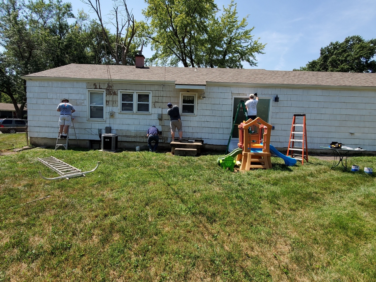 Post 5789 conducted a Veterans Service project on August 22, 2020.  A veterans daughter, who is an Auxiliary member and her husband were involved a terrible motorcycle accident.  They are both laid up with multiple major injuries and have a long recovery ahead of them.  The Comrades of VFW Post 5789 came together and scrapped and primed their house on August 22, 2020.